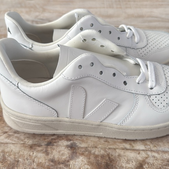 Veja V-10 Sneakers {Full White/Natural} 8/39 - Picture 10 of 11